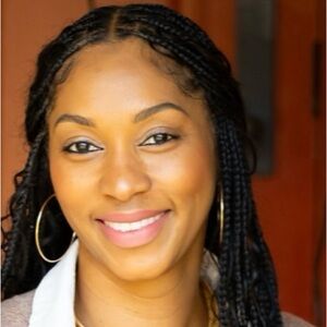 Meet your Posher, Cassandra